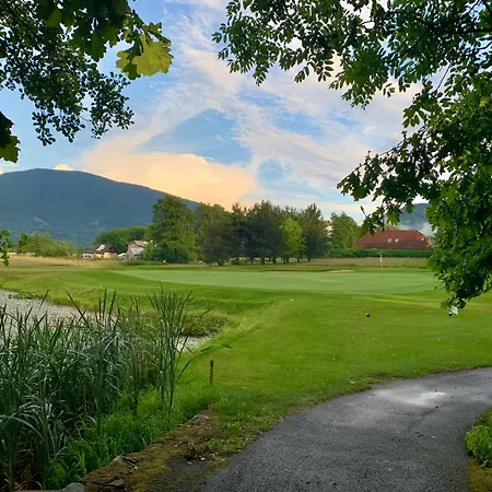 Teehouse Golf Apartament *